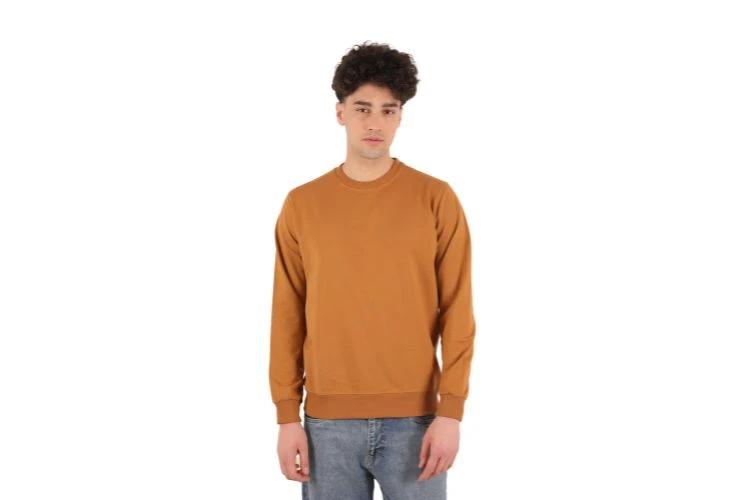 نحوه استایل کردن با تی شرت آستین بلند